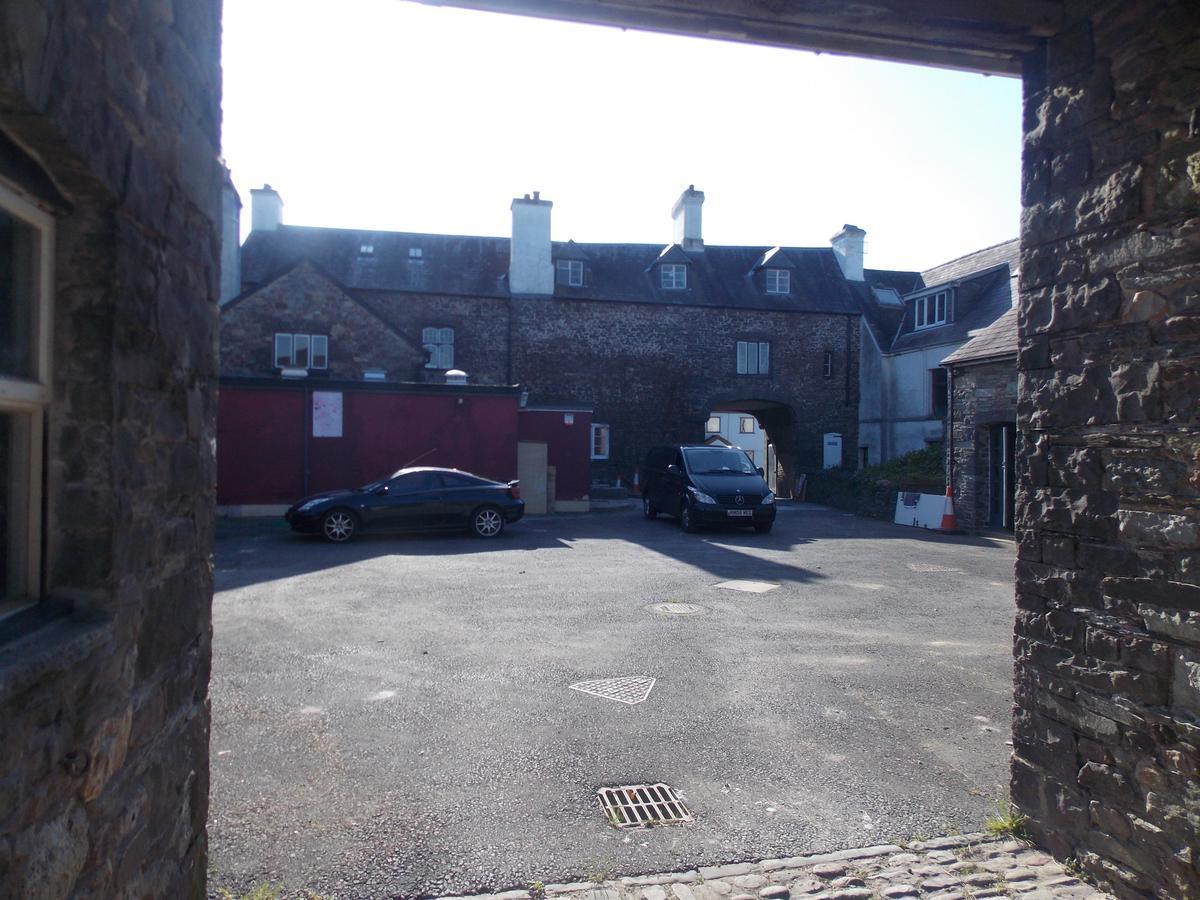 The Red Lion 호텔 Llangadog 외부 사진