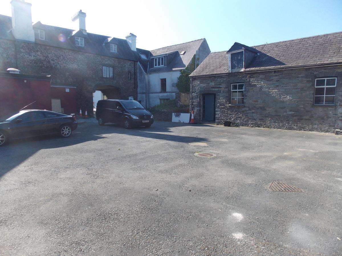 The Red Lion 호텔 Llangadog 외부 사진