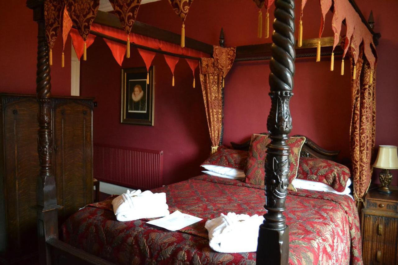 The Red Lion 호텔 Llangadog 외부 사진