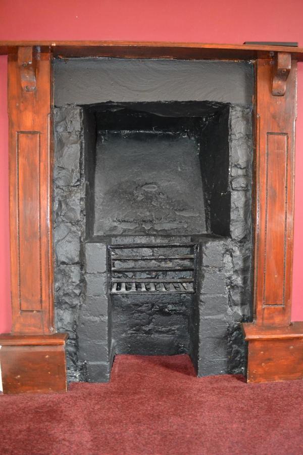 The Red Lion 호텔 Llangadog 외부 사진