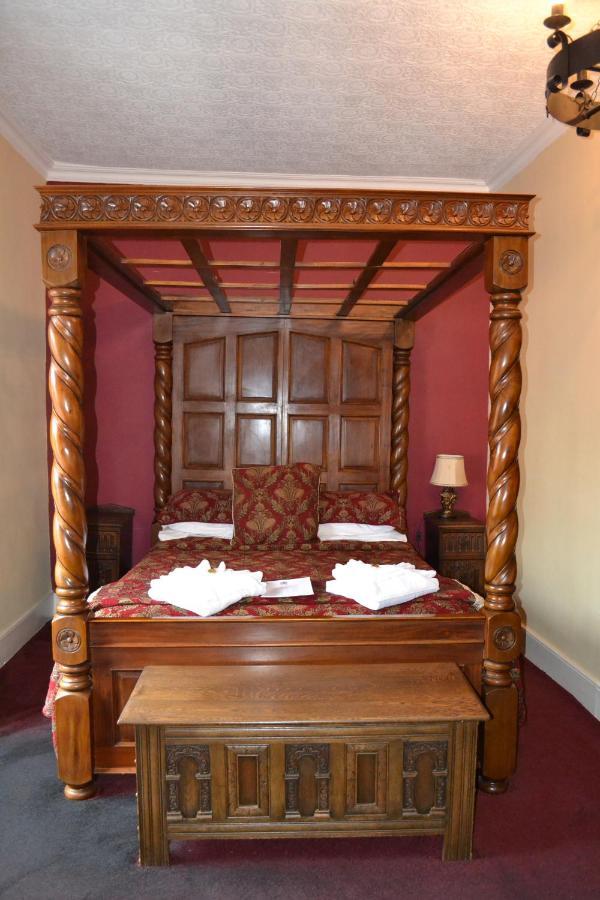 The Red Lion 호텔 Llangadog 외부 사진